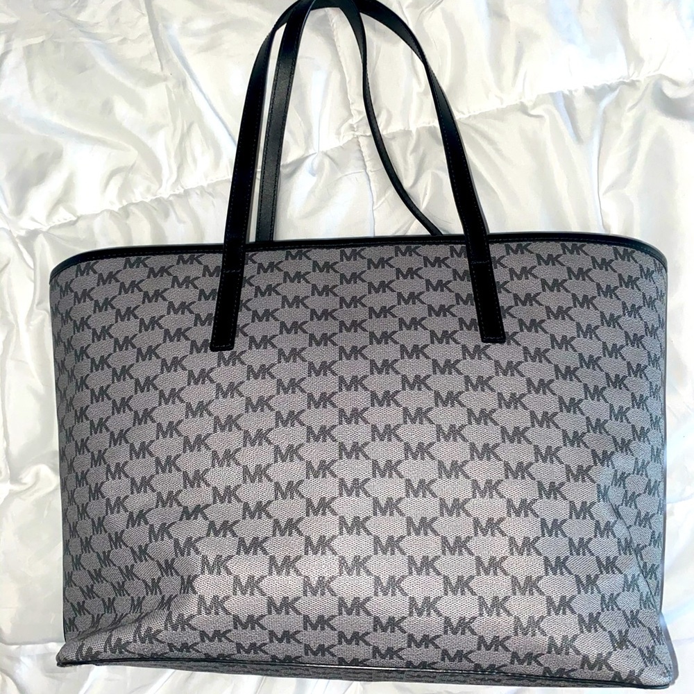 Michael Kors Emry Tote Bag View 3